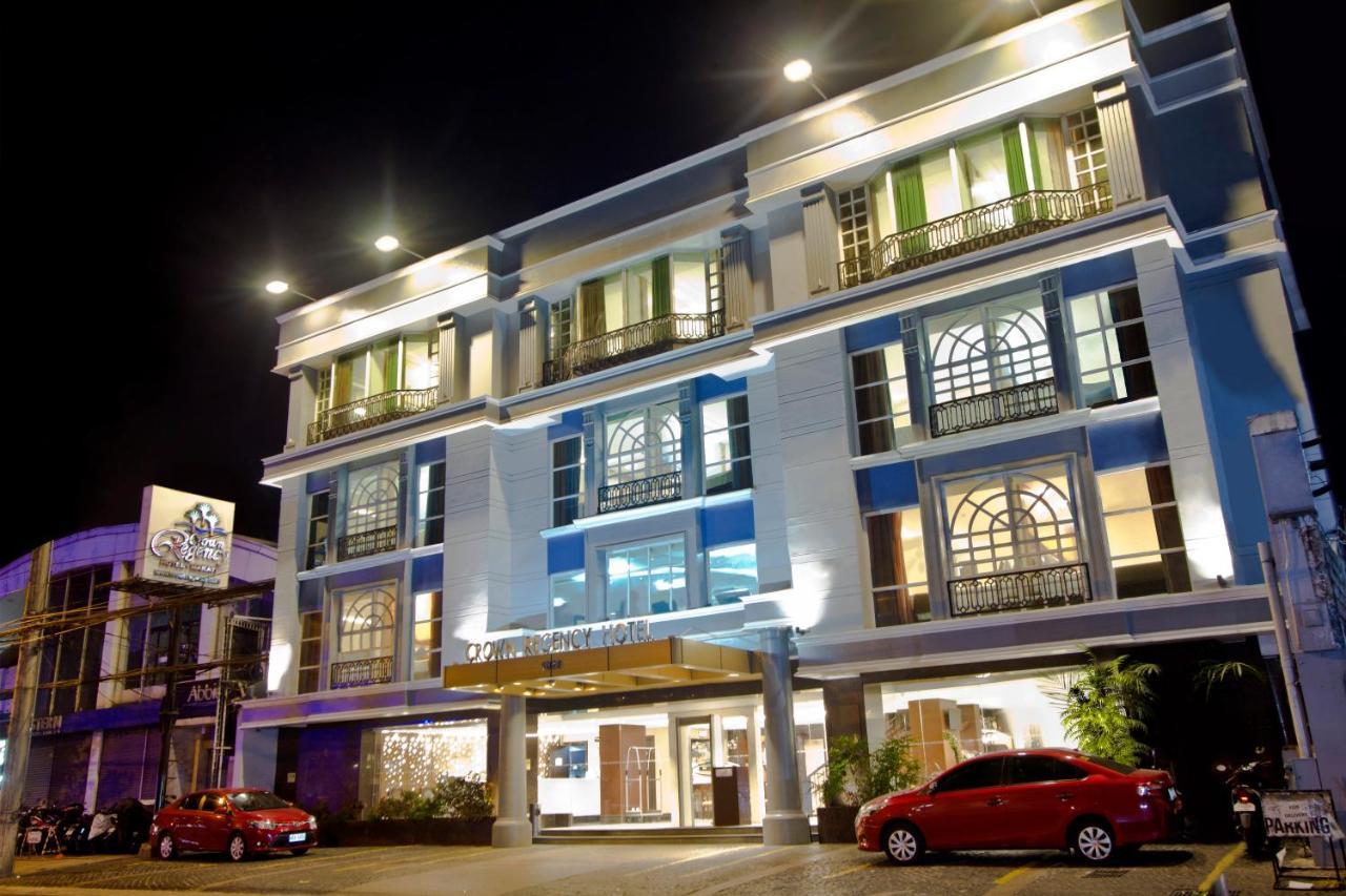 Crown Regency Hotel Makati Manila Esterno foto